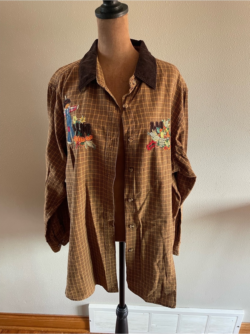 Faded Glory Brown Plaid Button-Down Shirt with Embroidered Pockets